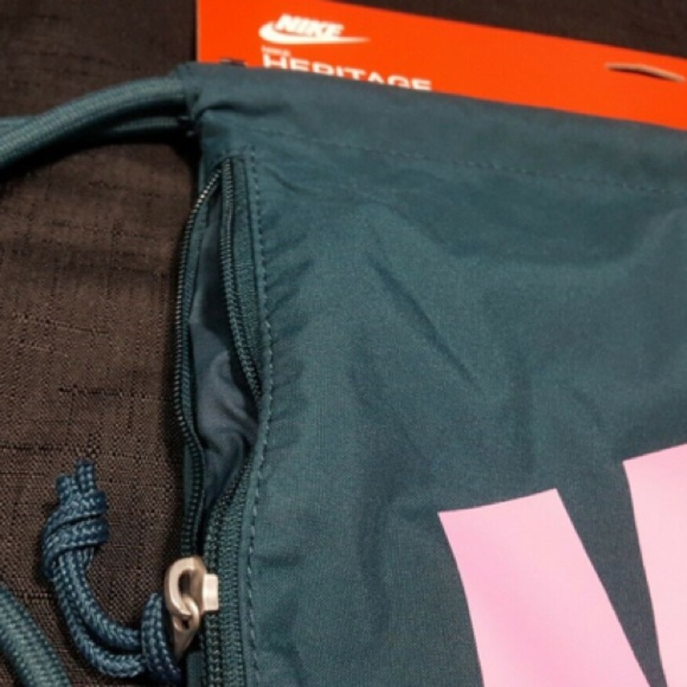 Nike back pack gym sack book bag pink logo - Picture 3 of 3